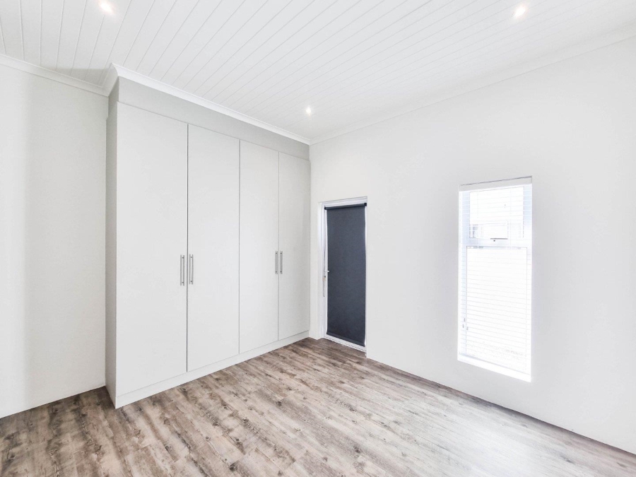 2 Bedroom Property for Sale in Sandbaai Western Cape